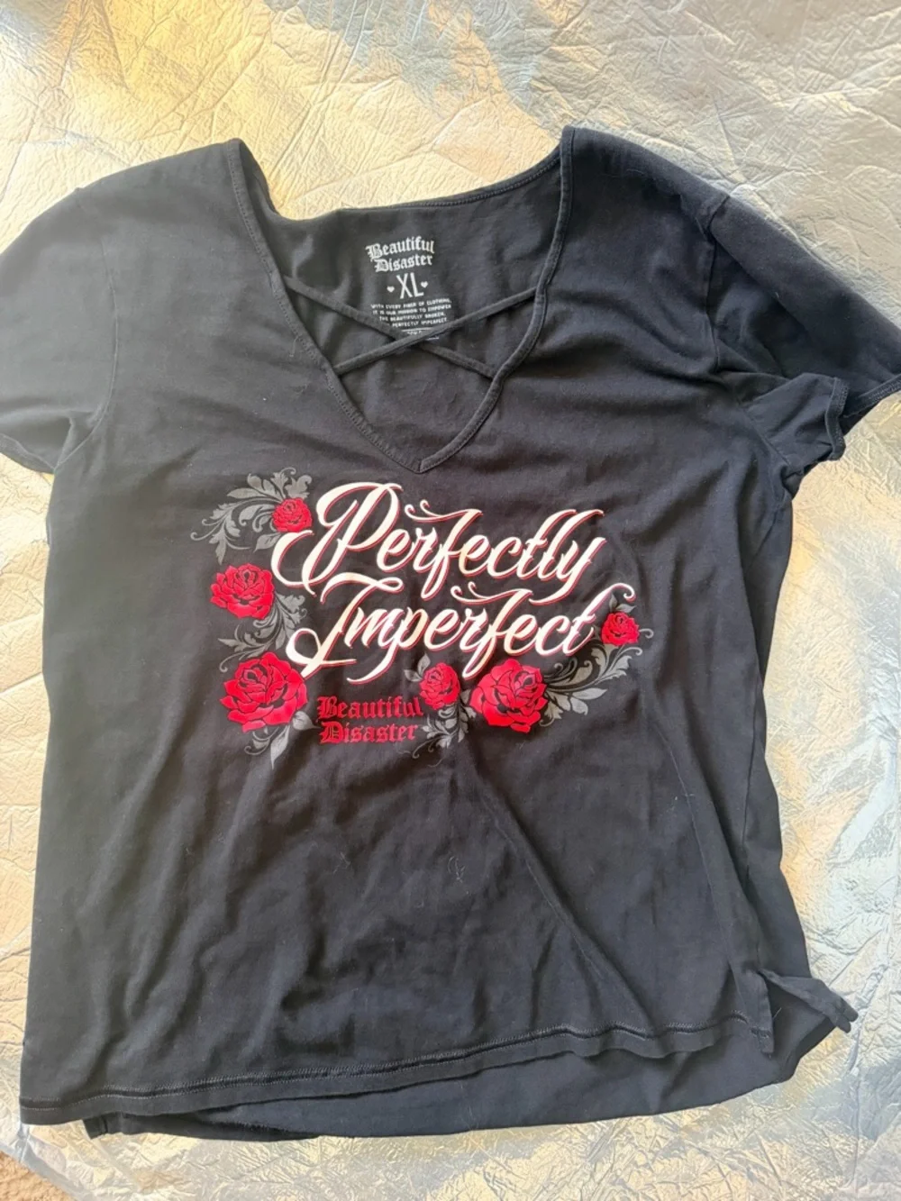 "Perfectly Imperfect" Beautiful Disaster size XL Black Tee with Red Rose Graphic - Picture 1 of 1